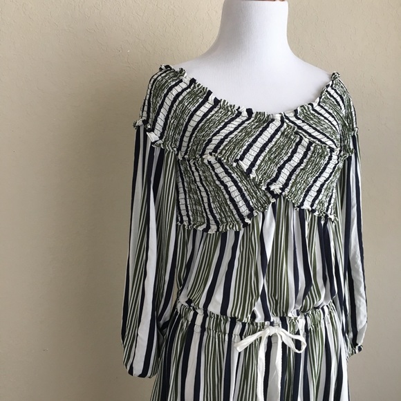 LOU &GRAY Crisscross smocked Dress - Picture 4 of 7